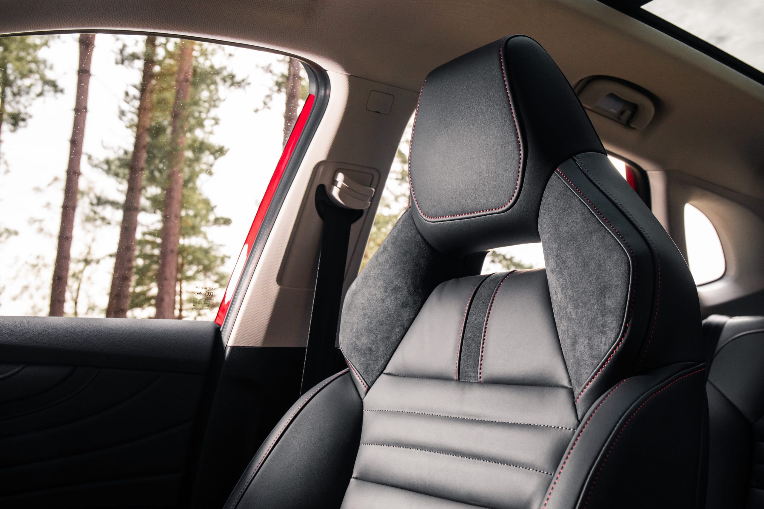 MG HS Trophy sports seats