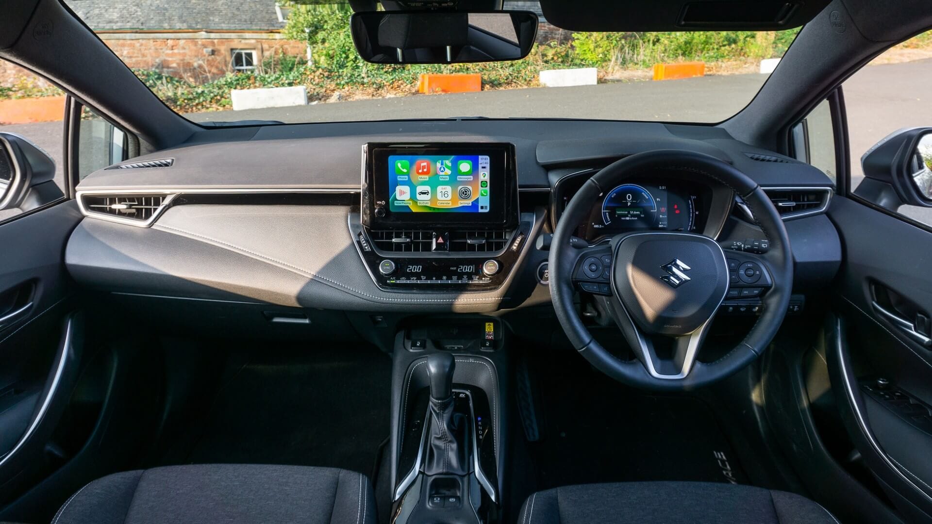 Suzuki Swace interior
