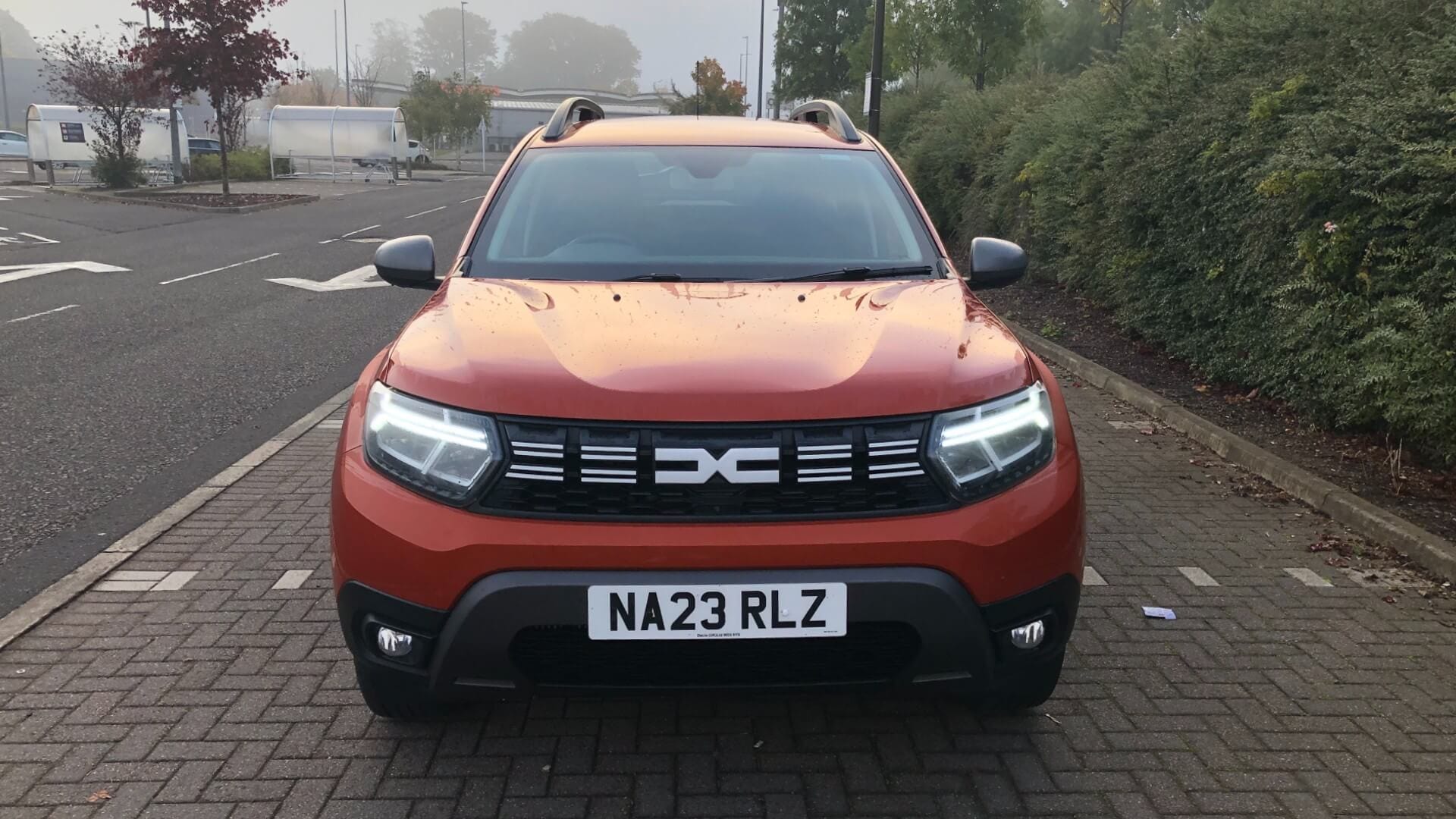 Dacia Duster front grille