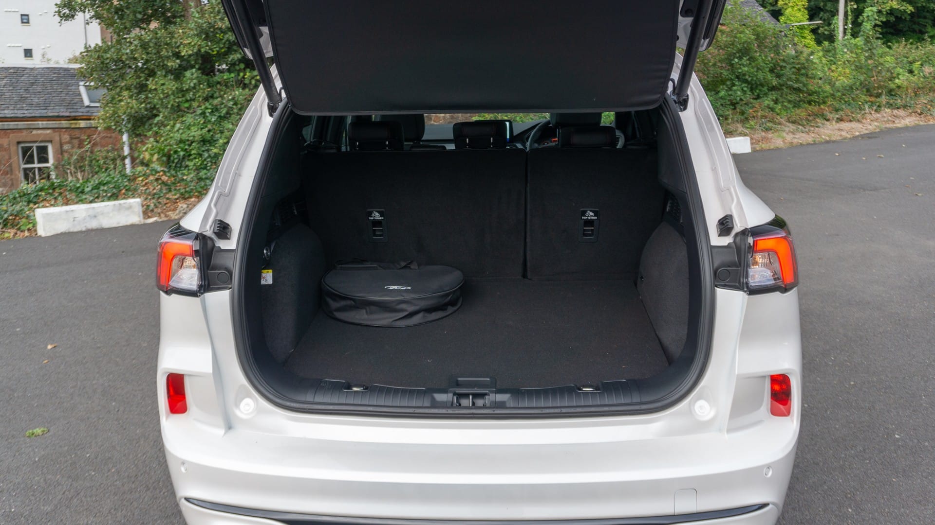 Ford kuga boot space