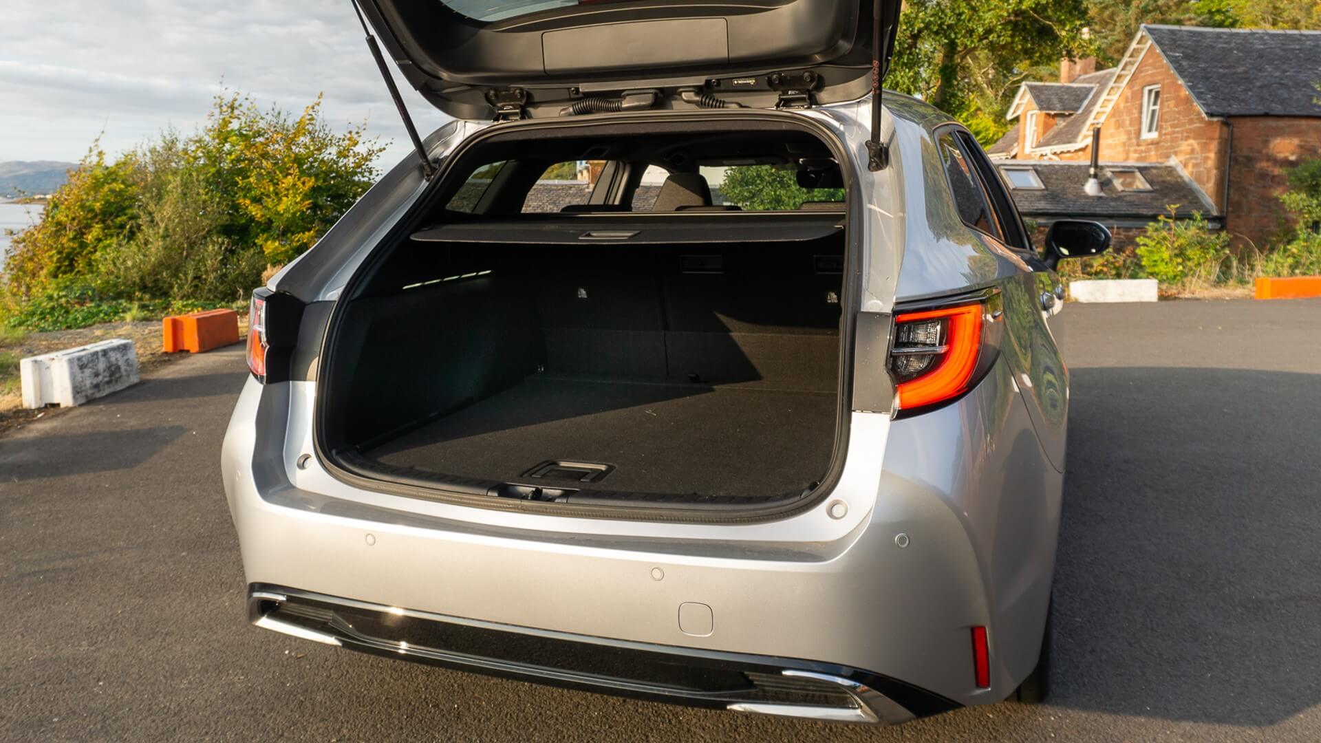 Suzuki Swace boot space