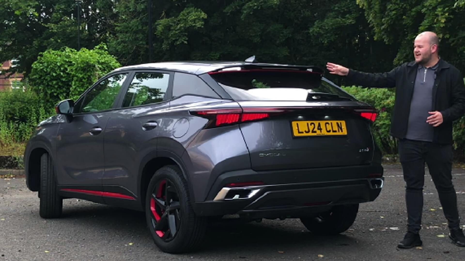 Dylan Freeburn shows the new Omoda 5