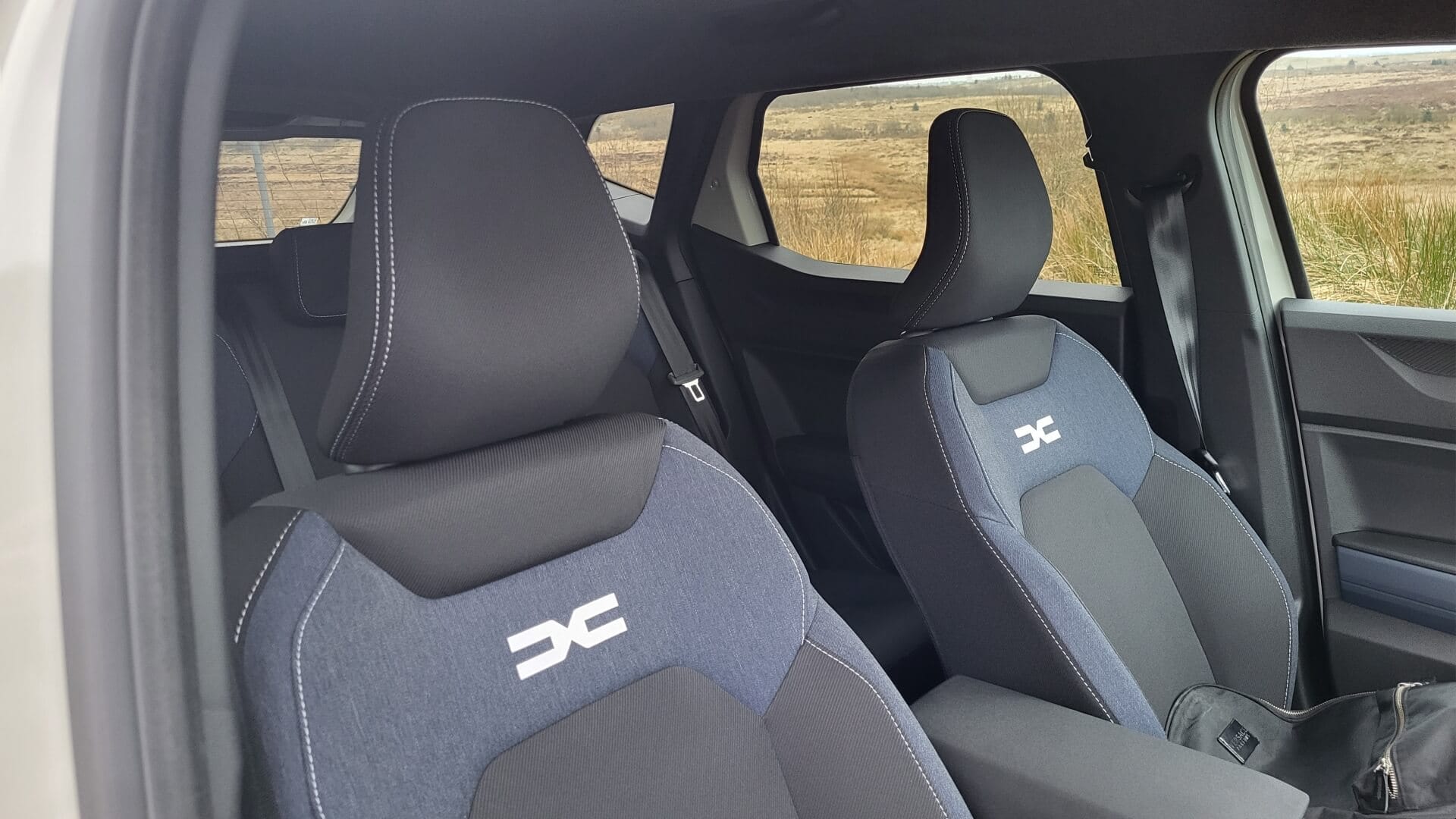 Front seats in the 2025 Dacia Duster Journey