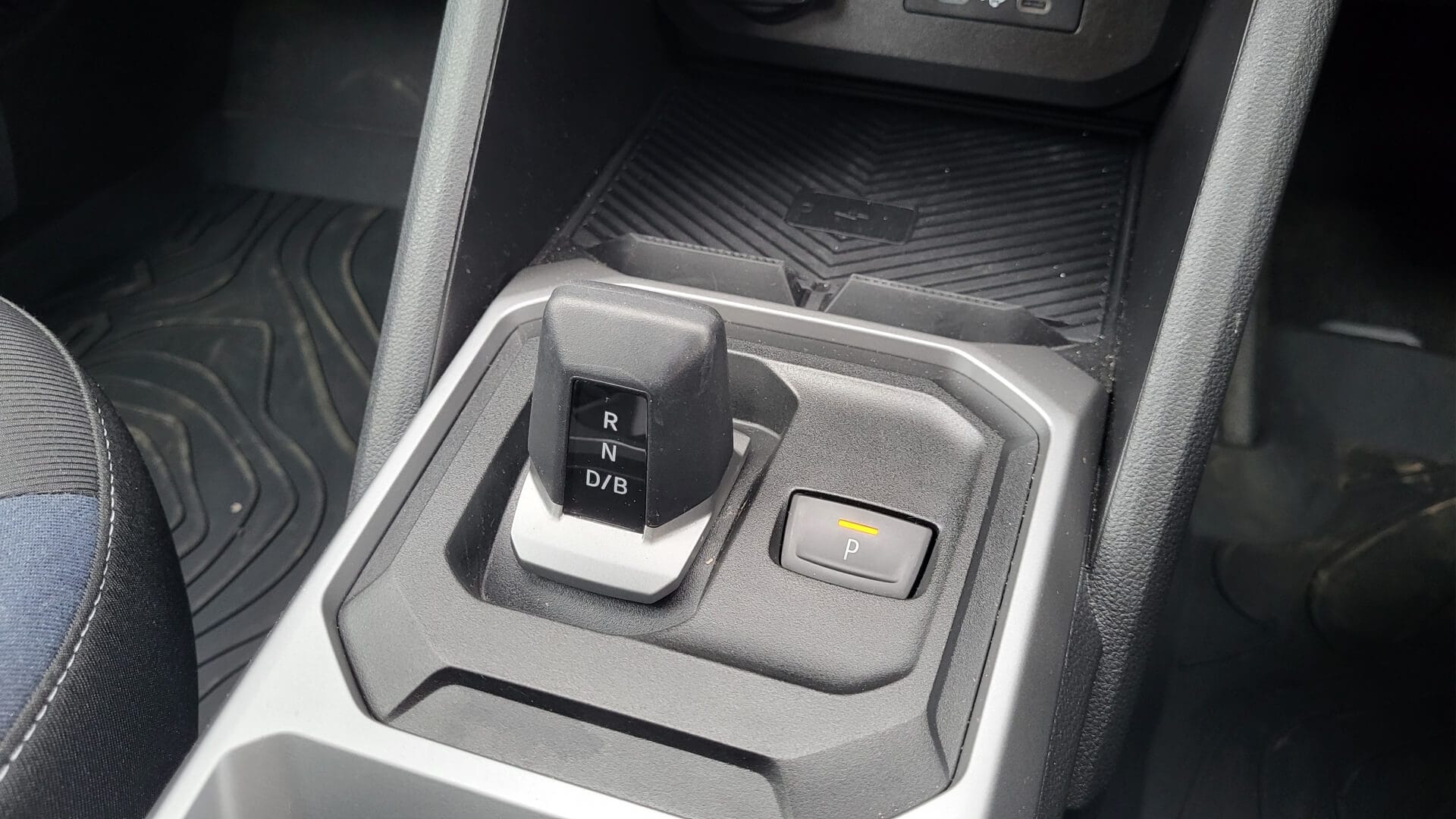 2025 Dacia Duster Hybrid automatic transmission