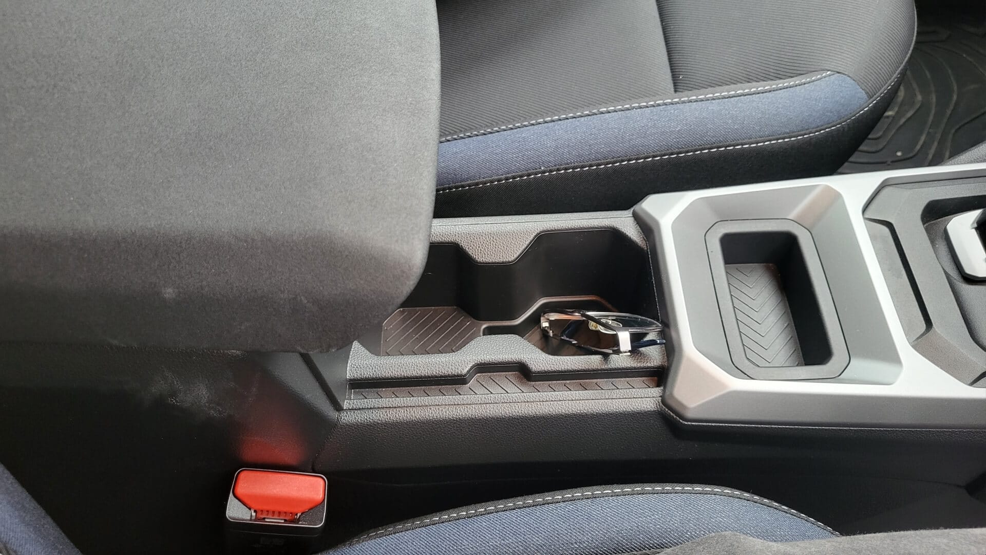 cup holders in the 2025 Dacia Duster