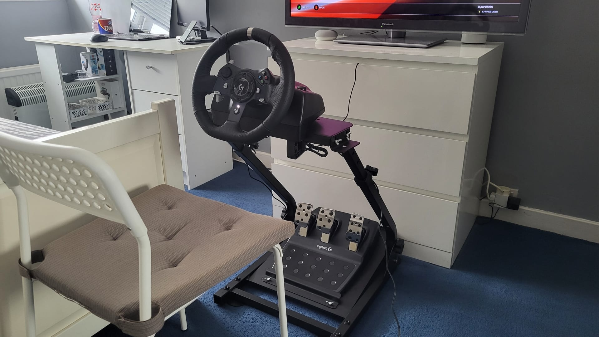 Dylan's beginner sim racing rig