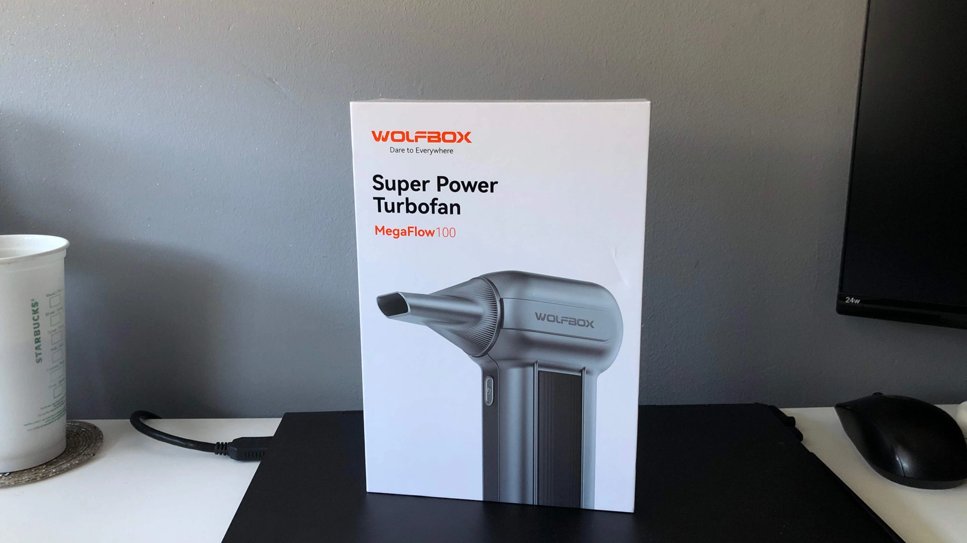 Image of the Wolfbox air duster box.