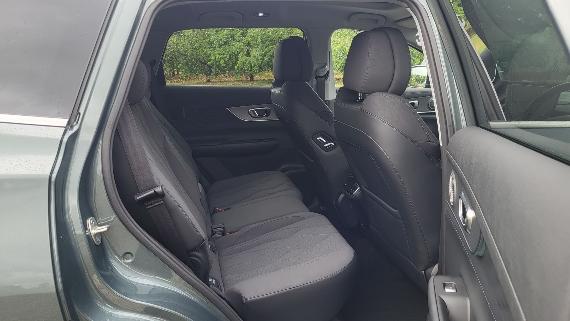 Photo of the middle row seats in the Chery Tiggo 8.