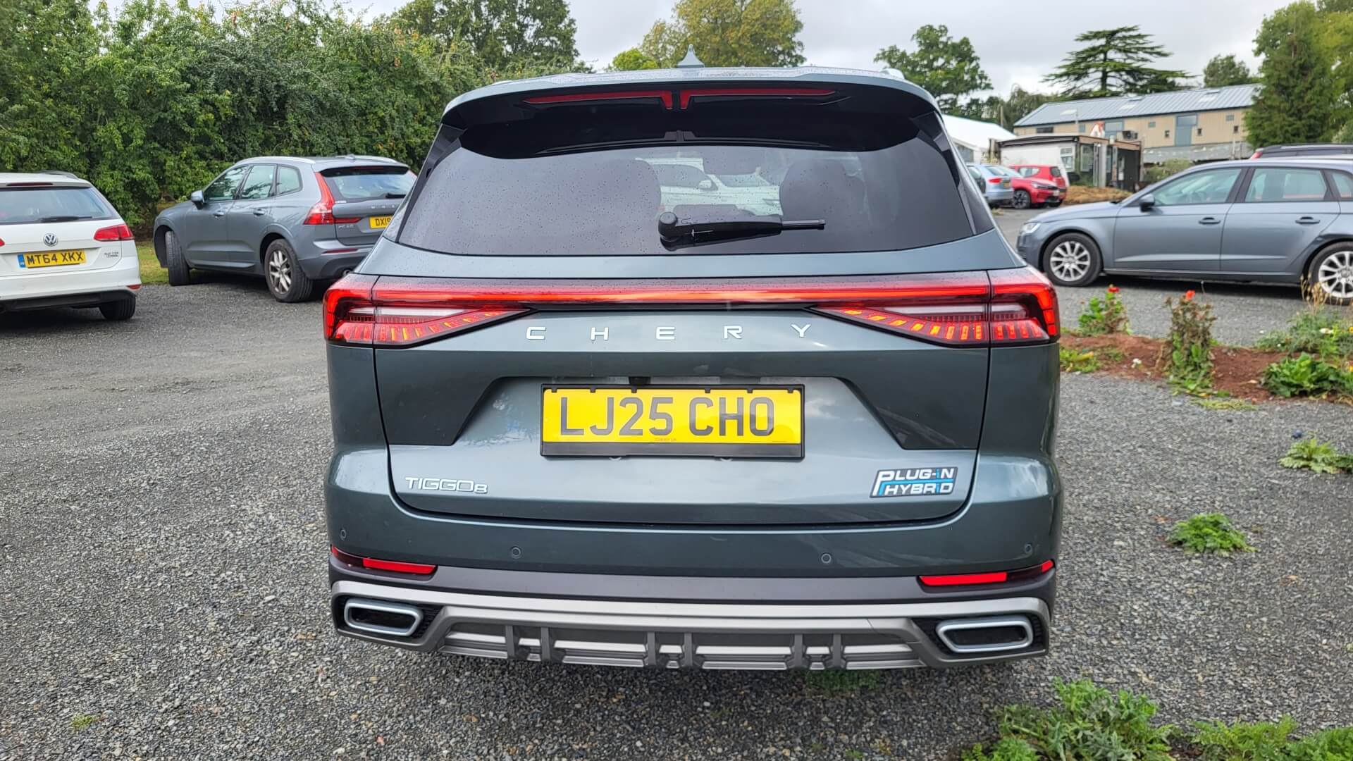 Rear view of the Chery Tiggo 8.
