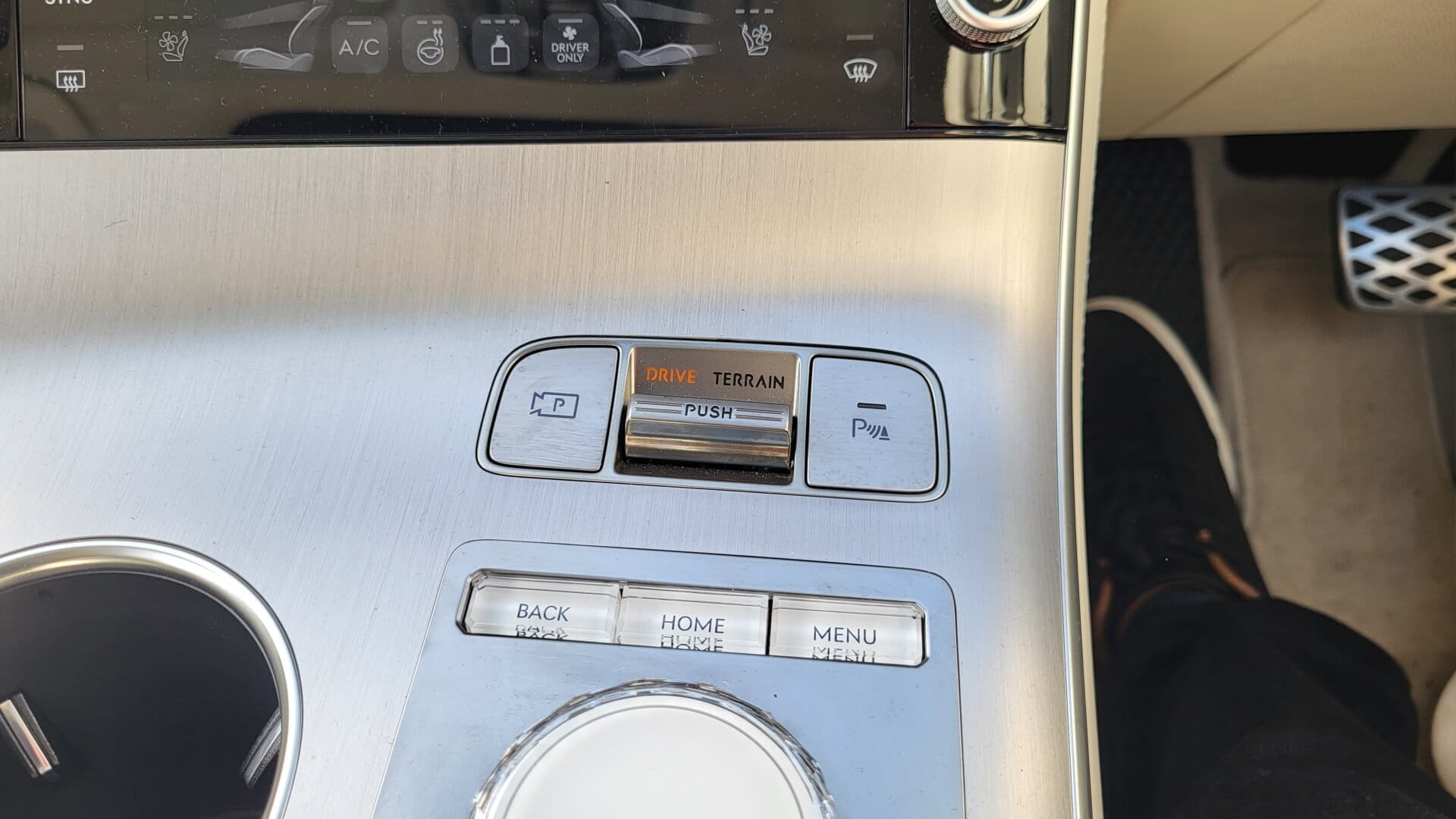 Genesis GV70 AWD drive modes.