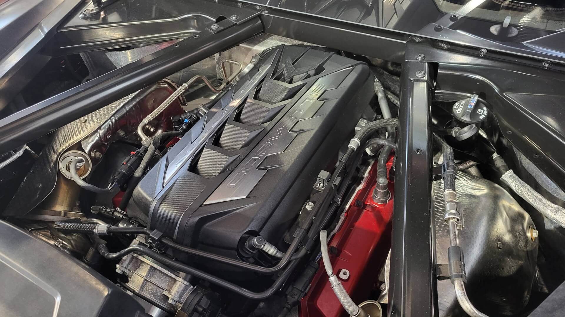 Chevrolet Corvette Stingray Engine 6.2L V8.