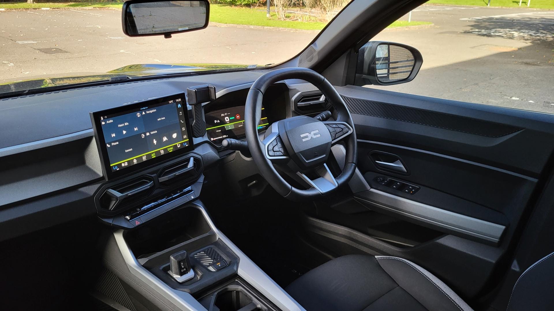 Image of the 2026 Dacia Bigster dashboard.