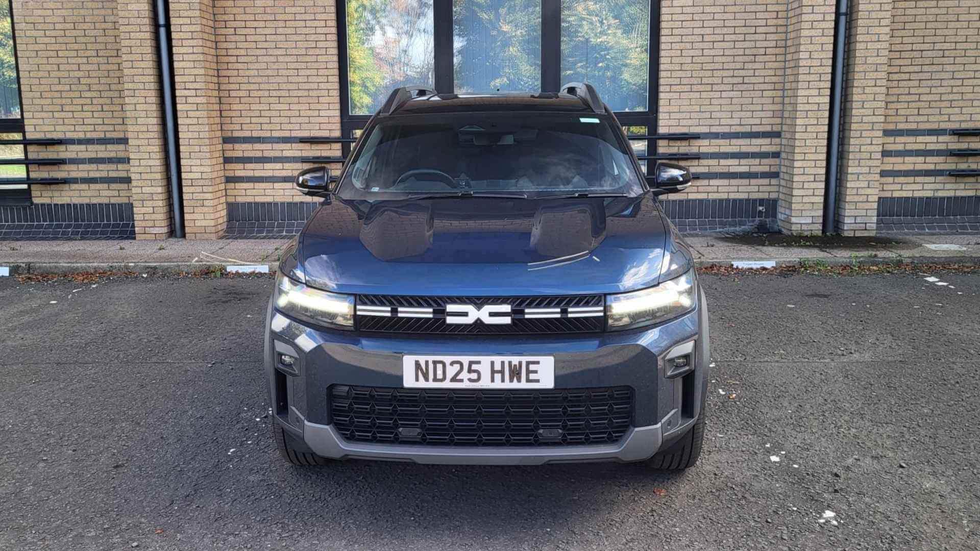 Front view of the 2026 Dacia Bigster.