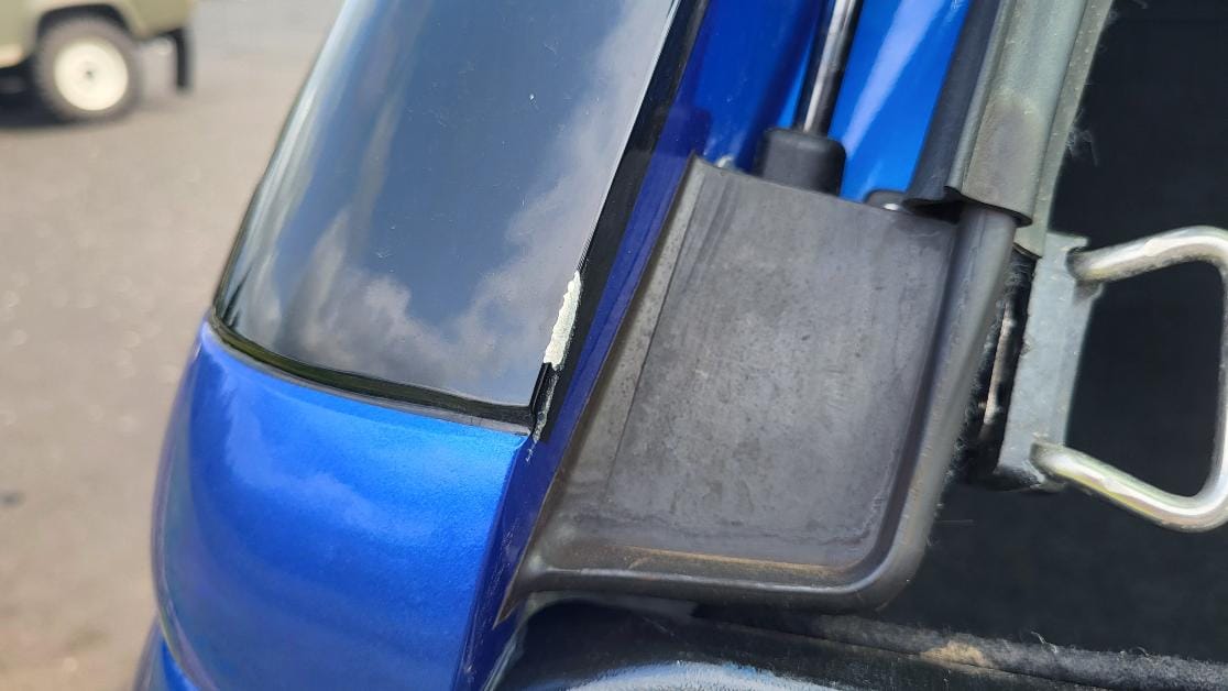 2026 Isuzu D-Max canopy misalignment causing paint damage.