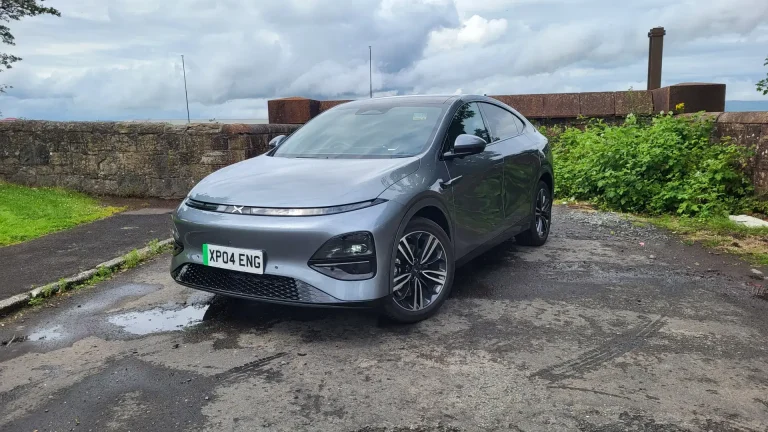 XPENG G6 front quarter